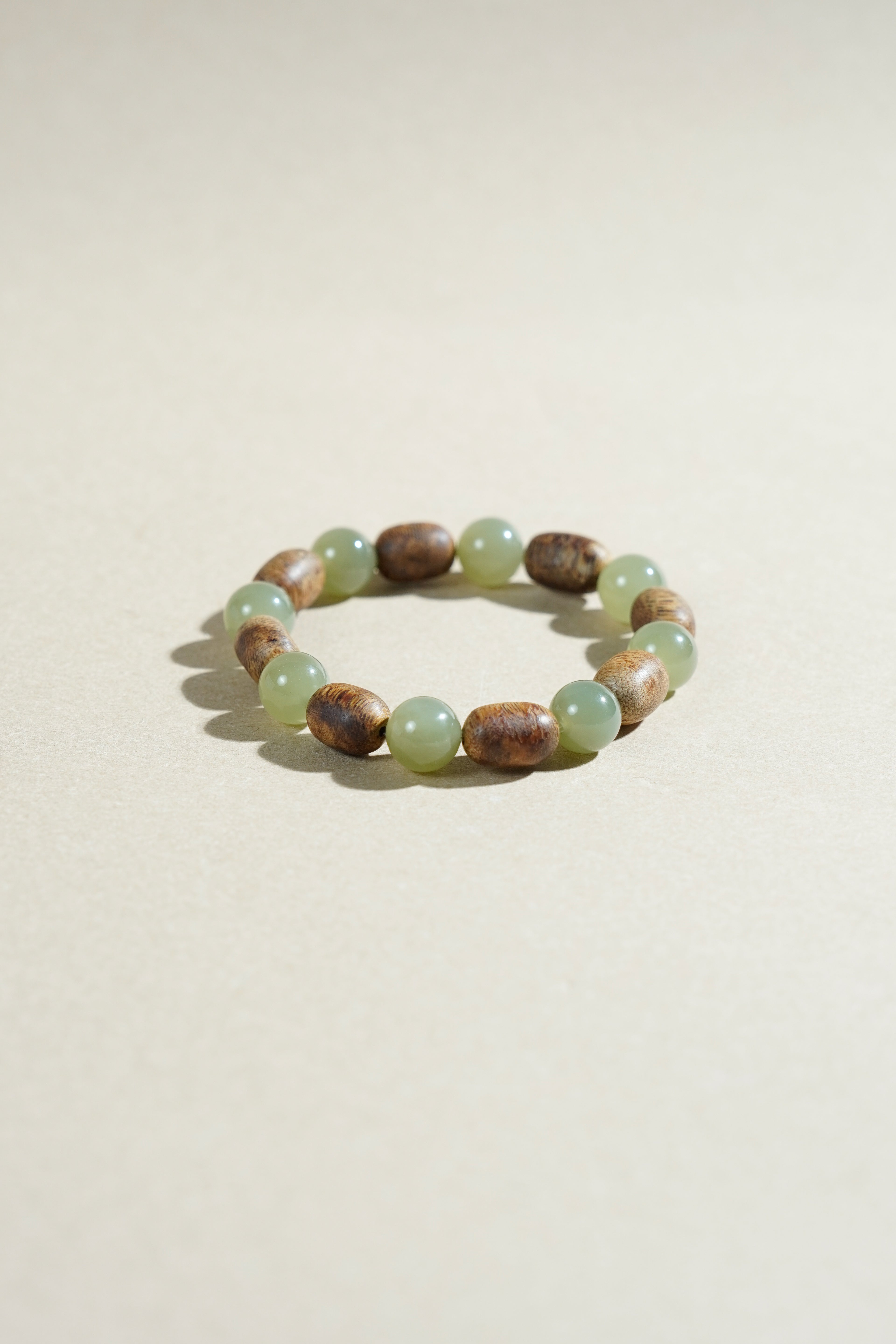 Taiora 五行 · 木-沉香和田玉手串 - 五行能量珠寶